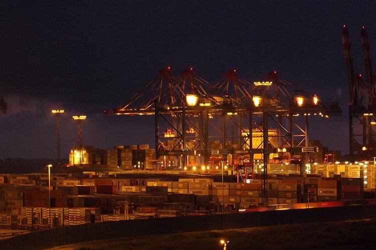 Qhov tseem ceeb ntawm engineering machinery post post market.jpg The importance of engineering machinery post market.jpg