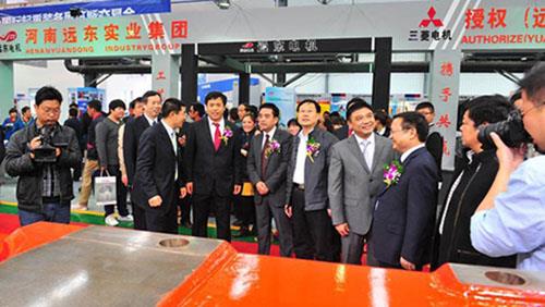 Thawj crane Expo tau tuav hauv lub zos crane1.jpg The first crane Expo was held in the crane town1.jpg
